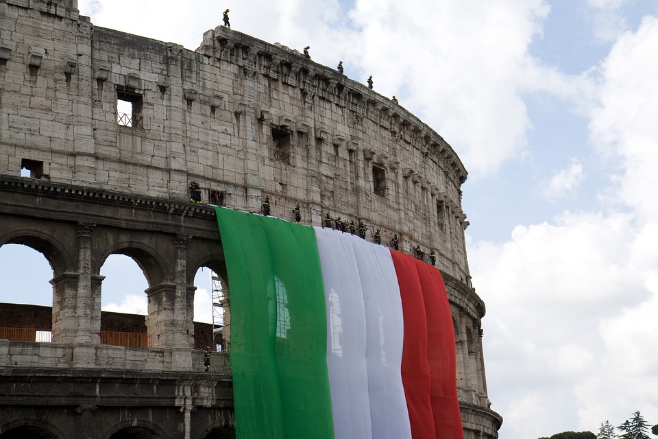 Dall’estero: Il governo italiano vuole più forza nel mondo degli affari.
